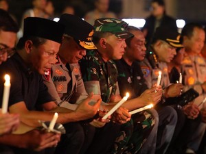 Ojol di Jatim Bareng TNI-Polri Doa Bersama untuk Affan, Komitmen Kondusif