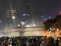 Hingga Malam, Demo 29 Agustus Memanas-Massa Bakar Halte TransJakarta
