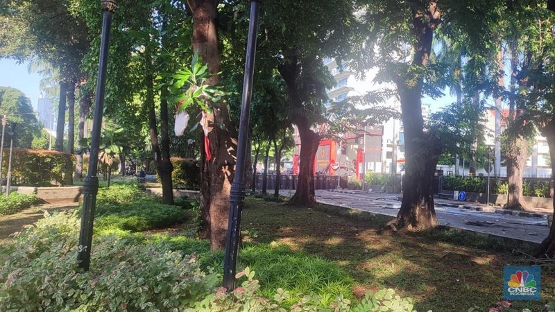 Suasana terkini di depan kantor Brimob kwitang. (CNBC Indonesia/Maesaroh)