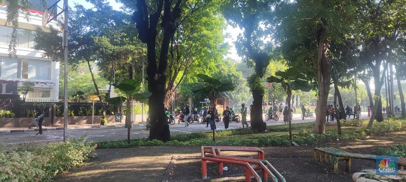 Suasana terkini di depan kantor Brimob kwitang. (Srealm Indonesia/Maesaroh)