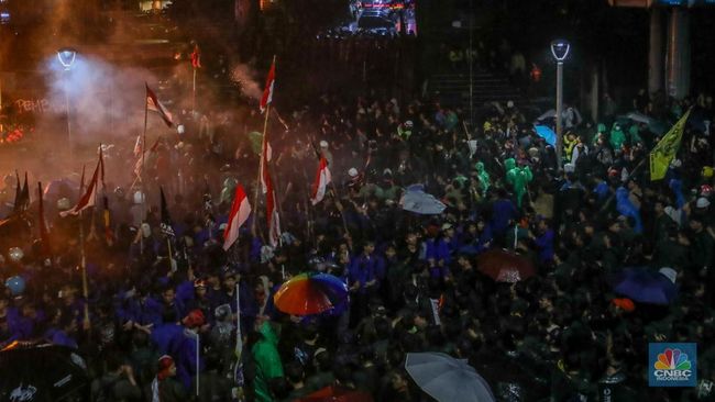 Kronologi Demo 25-29 Agustus: Demo DPR Melebar Jadi Amarah ke Polisi