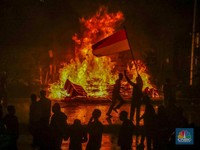 Gedung DPRD Makassar Dibakar Saat Kericuhan, 3 Orang Tewas