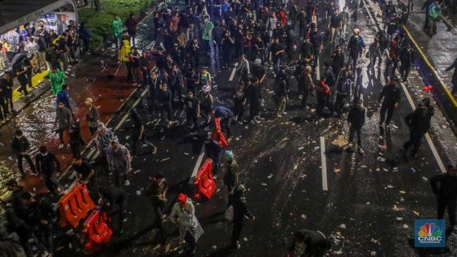 Demo Masih Lanjut, Pemprov DKI Edarkan Surat Himbauan WFH
