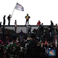Aksi Demo Makin Mencekam! Massa Panjat Pagar, Mulai Masuk Kawasan DPR