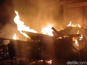 Pasar Pandaan Pasuruan Terbakar Hebat