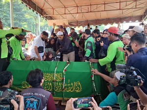 Ojol Affan Kurniawan Tewas Dilindas, #IndonesiaGelap Bergema