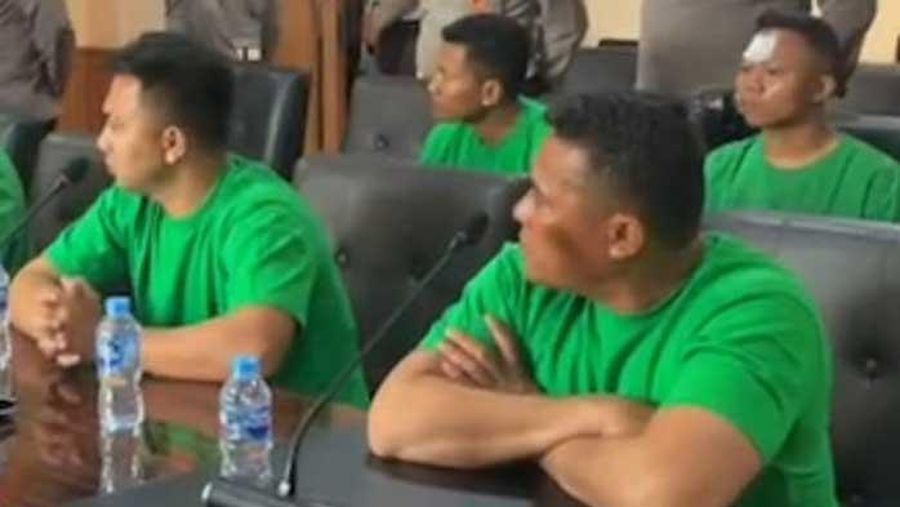 Pemeriksaan tujuh anggota Brimob pelindas Affan. (Instagram/Propam Polri)