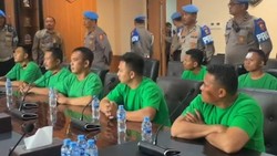 Pemeriksaan 7 Anggota Brimob Pelindas Ojol Disiarkan Live, Ini Tampangnya