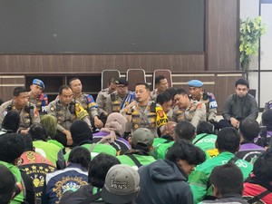 Aksi Demo Berujung Damai, Massa Ojol Salat Gaib Bareng Polres Bogor untuk Affan