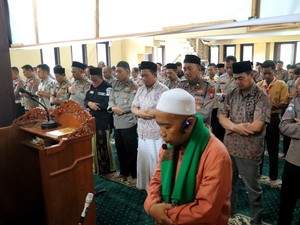 Usai Salat Gaib untuk Affan, Polres Mojokerto Ajak Warga Jaga Kamtibmas