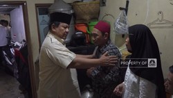 Prabowo Datangi Rumah Affan Kurniawan yang Tewas Dilindas Rantis
