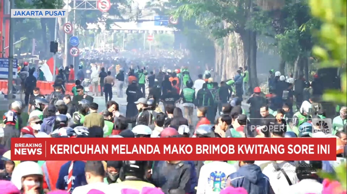 Video: Situasi Mako Brimob Kwitang, Massa Kian Ramai-Terjadi Kericuhan
