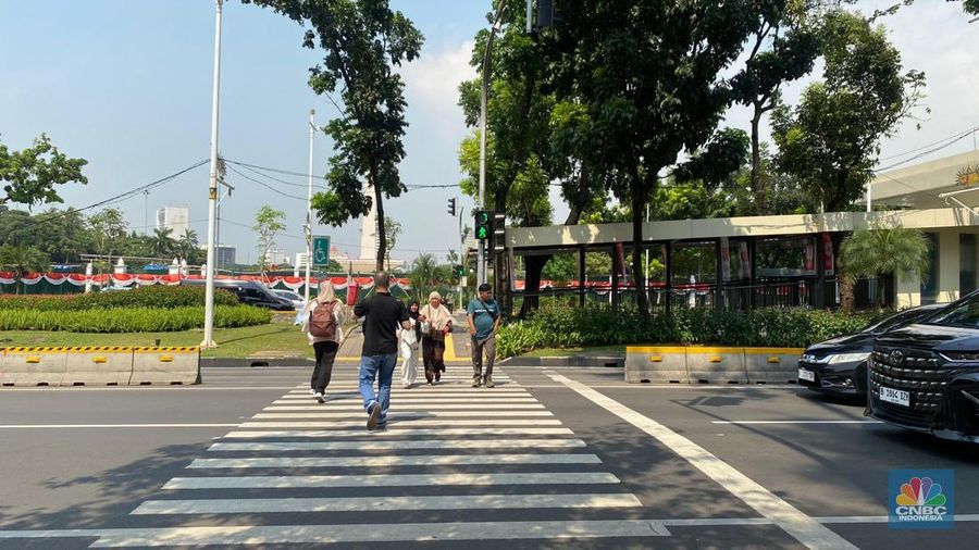 Suasana terkini di Jalan Medan Merdeka Barat, Jakarta Pusat, Jumat (29/8/2025). (CNBC Indonesia/Novina Putri Bestari)