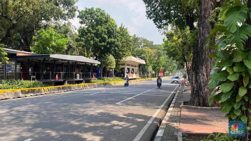 Suasana terkini di Jalan Medan Merdeka Barat, Jakarta Pusat, Jumat (29/8/2025). (CNBC Indonesia/Novina Putri Bestari)