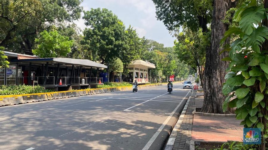 Suasana terkini di Jalan Medan Merdeka Barat, Jakarta Pusat, Jumat (29/8/2025). (CNBC Indonesia/Novina Putri Bestari)