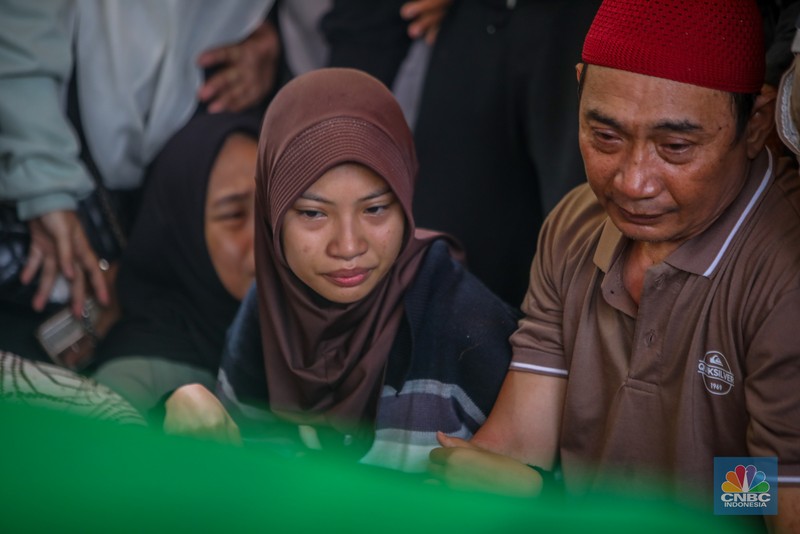 Iring-iringan Ribuan Driver Ojol mengantar jenazah Affan Kurniawan yang meninggal karena dilindas kendaraan taktis (rantis) Barracuda Brimob di sepanjang jalan Sudirman-Thamrin, Jakarta Jumat, 29/8. (Ist) Iring-iringan Ribuan Driver Ojol mengantar jenazah Affan Kurniawan yang meninggal karena dilindas kendaraan taktis (rantis) Barracuda Brimob di sepanjang jalan Sudirman-Thamrin, Jakarta Jumat, 29/8. (Ist)
