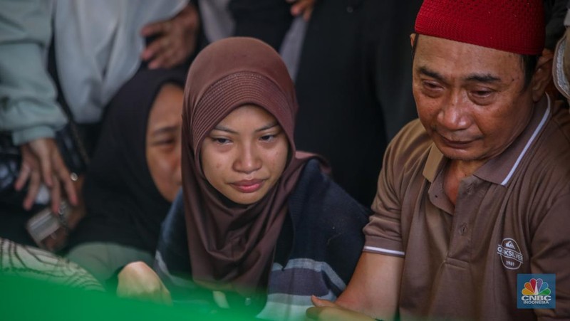 Iring-iringan Ribuan Driver Ojol mengantar jenazah Affan Kurniawan yang meninggal karena dilindas kendaraan taktis (rantis) Barracuda Brimob di sepanjang jalan Sudirman-Thamrin, Jakarta Jumat, 29/8. (Ist)