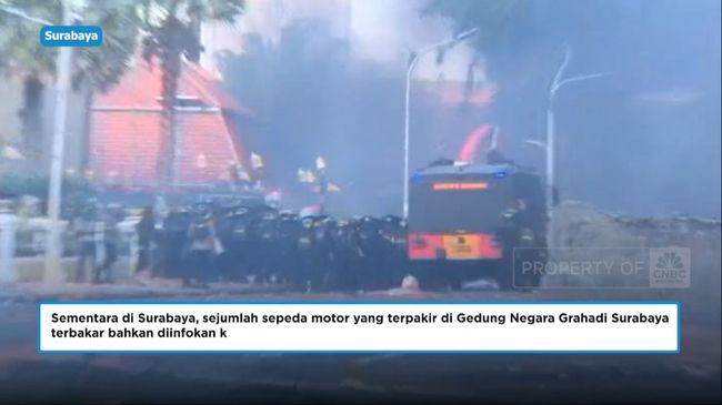 Video: Demo Ricuh 29 Agustus Jakarta-Surabaya, Halte - Gedung Terbakar