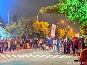 Takut Demo Ricuh Saat Malam, PKL-Warkop di Brebes Tutup Gasik