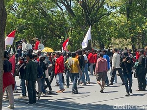 Ada Demo Mahasiswa di Mapolda Jatim, Warga Diimbau Hindari Jalan A Yani