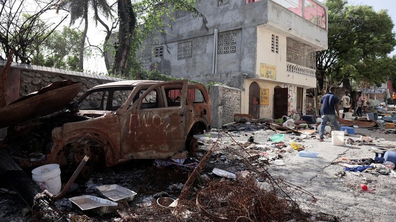 Residents return to the Delmas 30 neighborhood after gang leader Jimmy 