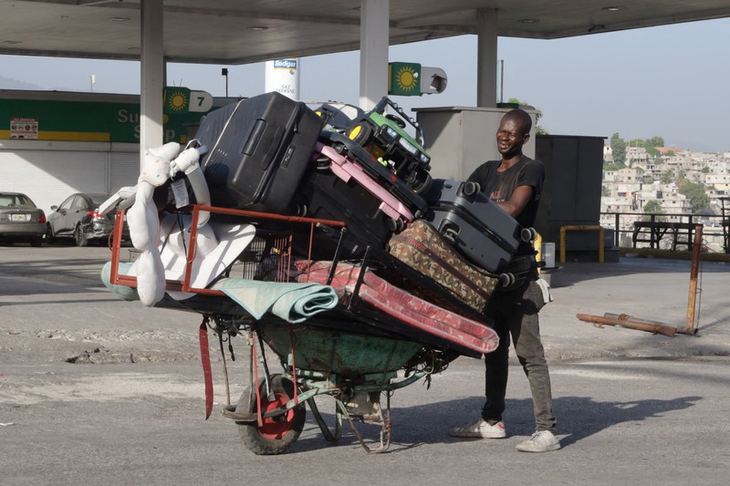 HAITI-VIOLENCE/UN Residents return to the Delmas 30 neighborhood after gang leader Jimmy