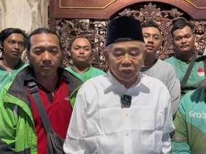Kiai Asep dan Ribuan Santri Gelar Salat Gaib untuk Affan