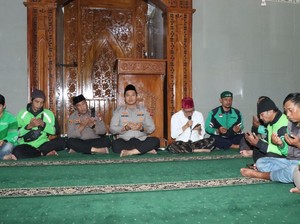 Doa untuk Affan Juga Digelar Komunitas Ojol dan Polisi Nganjuk