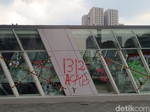 Potret Kerusakan Stasiun MRT Istora Mandiri Imbas Kericuhan