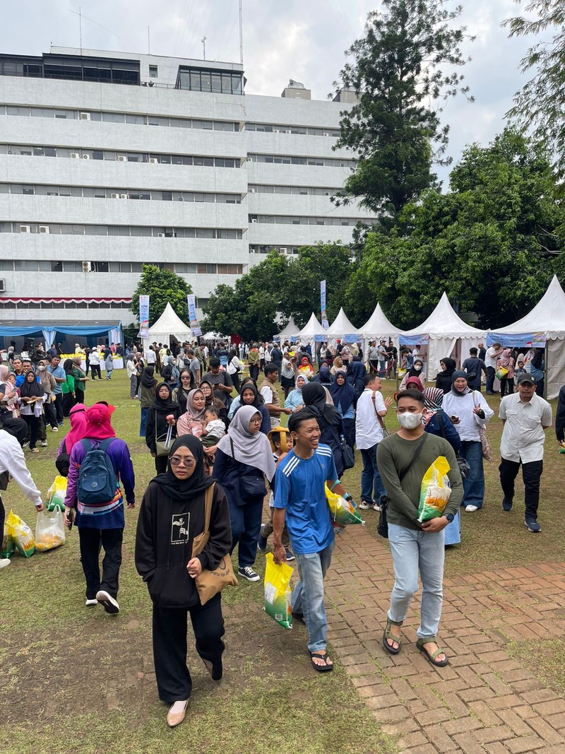 Stabilisasi Harga Beras, Pemerintah Salurkan 43 Ribu Ton Beras SPHP Serentak Hari Ini. (Dok Kementan) Stabilisasi Harga Beras, Pemerintah Salurkan 43 Ribu Ton Beras SPHP Serentak Hari Ini. (Dok Kementan)