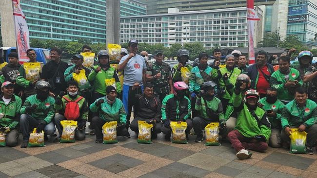 Bulog dan TNI Sukses Gelar OP Beras SPHP di HI, Sumbang ke Ojol dan Warga