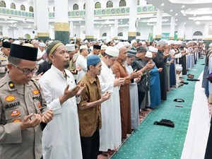 Polda-Pemprov Riau hingga Ojol Gelar Salat Gaib untuk Affan Kurniawan