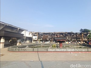 Kompleks Setda Pekalongan Rusak Dibakar Massa, Walkot Siapkan Kantor Darurat
