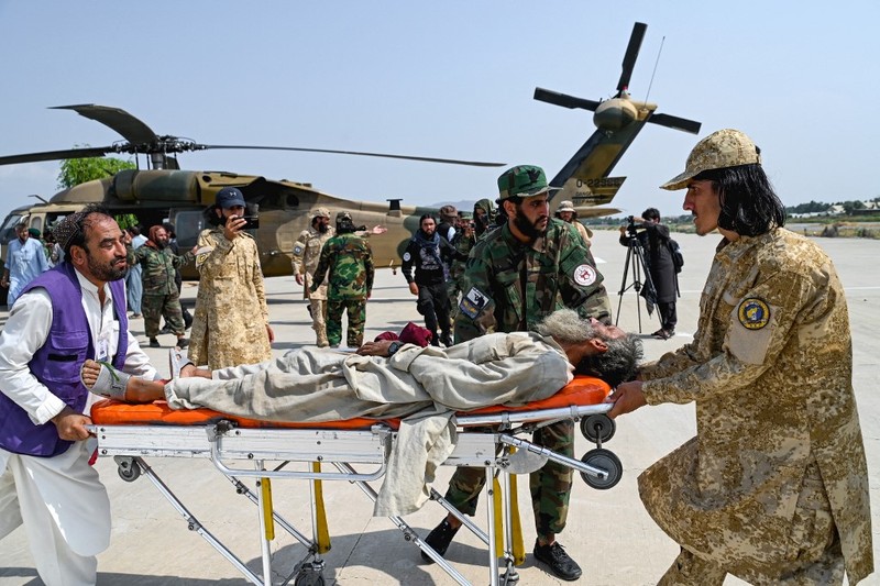 Afghanistan kembali dilanda bencana. Sedikitnya 800 orang tewas dan lebih dari 1.500 lainnya luka-luka akibat gempa bumi bermagnitudo 6,0 yang mengguncang wilayah timur pada Senin (1/9/2025) dini hari. Afghanistan kembali dilanda bencana. Sedikitnya 800 orang tewas dan lebih dari 1.500 lainnya luka-luka akibat gempa bumi bermagnitudo 6,0 yang mengguncang wilayah timur pada Senin (1/9/2025) dini hari. (REUTERS/Stringer)