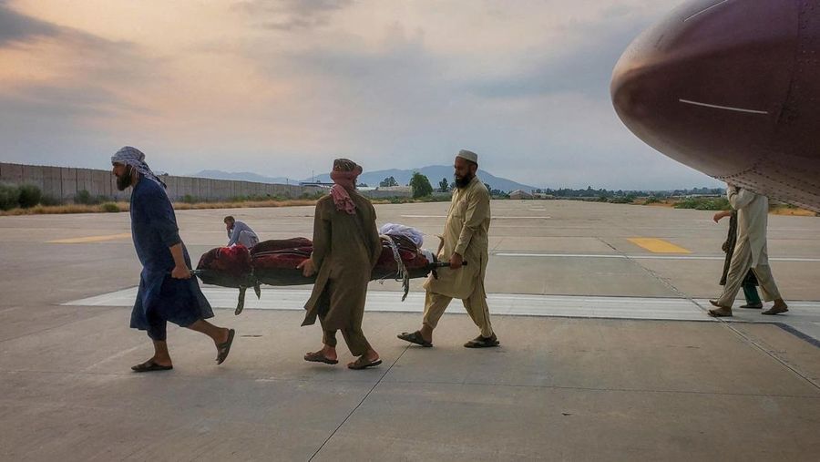 Afghanistan kembali dilanda bencana. Sedikitnya 800 orang tewas dan lebih dari 1.500 lainnya luka-luka akibat gempa bumi bermagnitudo 6,0 yang mengguncang wilayah timur pada Senin (1/9/2025) dini hari. Afghanistan kembali dilanda bencana. Sedikitnya 800 orang tewas dan lebih dari 1.500 lainnya luka-luka akibat gempa bumi bermagnitudo 6,0 yang mengguncang wilayah timur pada Senin (1/9/2025) dini hari. (REUTERS/Stringer)