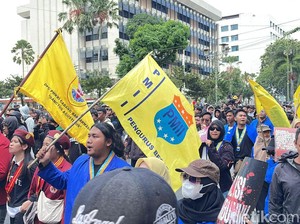 Gabungan Mahasiswa-Masyarakat Geruduk DPRD Kalsel, Tuntut Supian Hadir