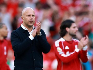 Kata-kata Slot usai Dipecat Liverpool