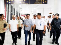 Dirut KAI Pastikan KA Jarak Jauh-Commuter Line Beroperasi Normal