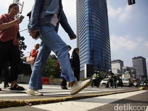 Awas Bumerang di Balik Rencana WFH buat Hemat BBM!