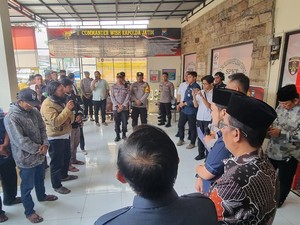 Keluarga Perusak Fasilitas di Malang Diajak Lihat Pos Polisi yang Rusak