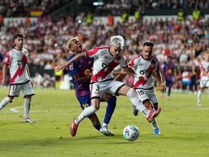 Pemain Rayo Sebut Wasit Ngaku Salah Kasih Penalti ke Barca