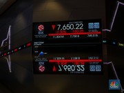 Foto: Layar menampilkan pergerakan Indeks Harga Saham Gabungan (IHSG) di Gedung Bursa Efek Indonesia (BEI), Jakarta, Kamis (15/1/2026). (CNBC Indonesia/Tri Susilo)