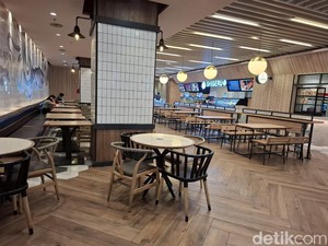 Tempat Makan di Mal Jakpus Sepi Pengunjung Saat Istirahat Siang