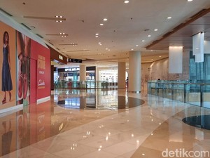 Cerita Pekerja di Mal Deg-degan Tetap Masuk di Tengah Aksi Massa Lanjutan