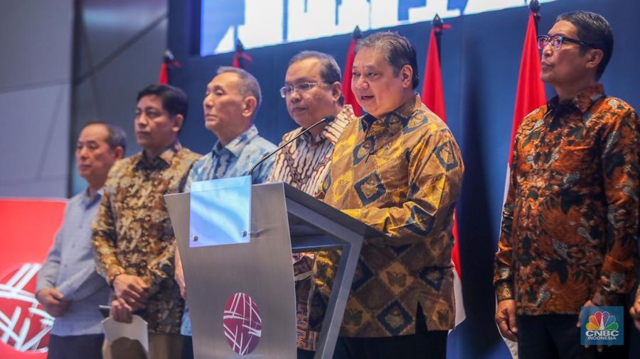 Menko Perekonomian, Airlangga Hartarto saat Konferensi Pers Stabilitas Pasar Modal Indonesia di Kantor Bursa Efek Indonesia (BEI), Jakarta, Senin (1/9/2025). (CNBC Indonesia/Faisal Rahman)