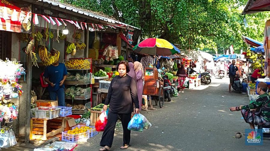 Pantauan kondisi pasar di Pasar Rumput, Jakarta Selatan, Senin (1/9/2025). (CNBC Indonesia/Martyasari Rizky)