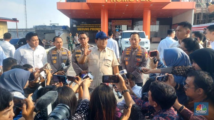 Presiden Prabowo Subianto di RS Polri, Kramat Jati, Jakarta Timur, Senin (1/9/2025). (CNBC Indonesia/Emir Yanwardhana)