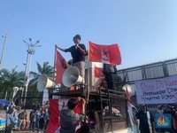 Ferry Irwandi, Andovi da Lopez hingga Influencer TikTok Demo di DPR