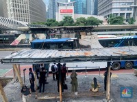 Travel Agent Buka-bukaan, Warga Jakarta 
