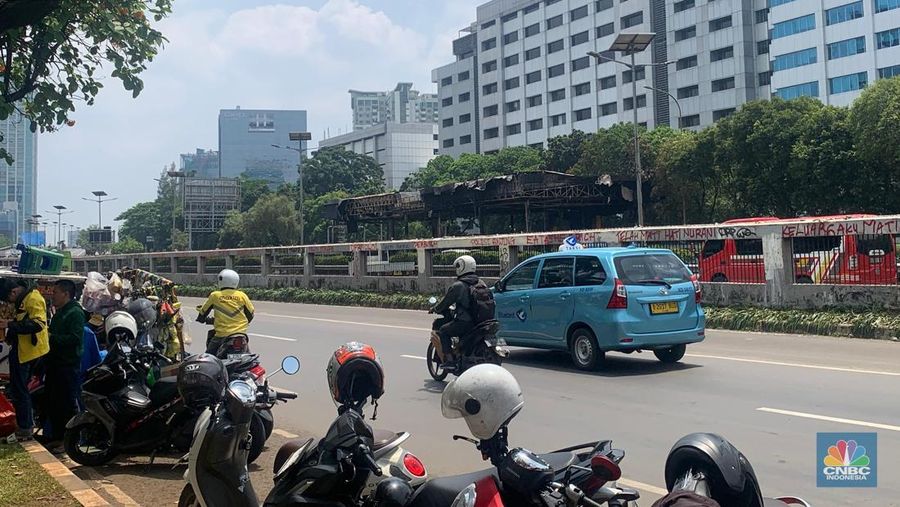 Situasi terkini Gedung DPR/MPR RI, Jakarta, Senin (1/9/2025). (CNBC Indonesia/Fergi Nadira)